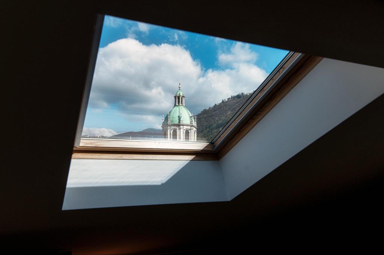 Sky Attic 72 - The House Of Travelers Apartment Como Bagian luar foto