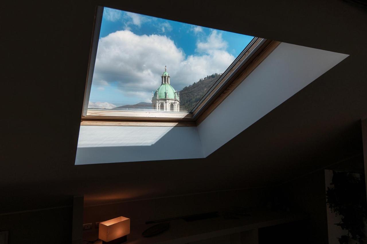 Sky Attic 72 - The House Of Travelers Apartment Como Bagian luar foto