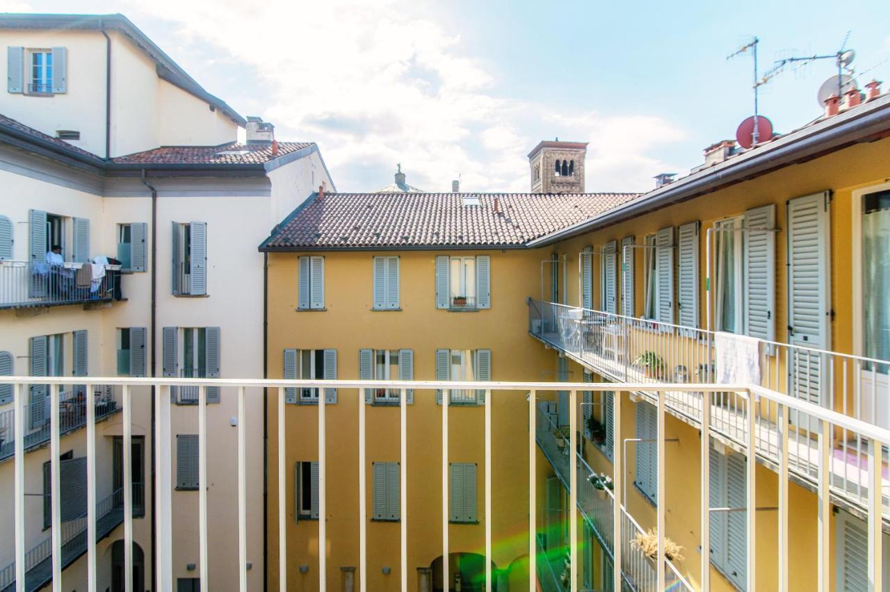 Sky Attic 72 - The House Of Travelers Apartment Como Bagian luar foto